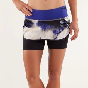 Lululemon Run Speed Squad Skirt in Milky Way Multi Print/Pigment Blue/Black, 2